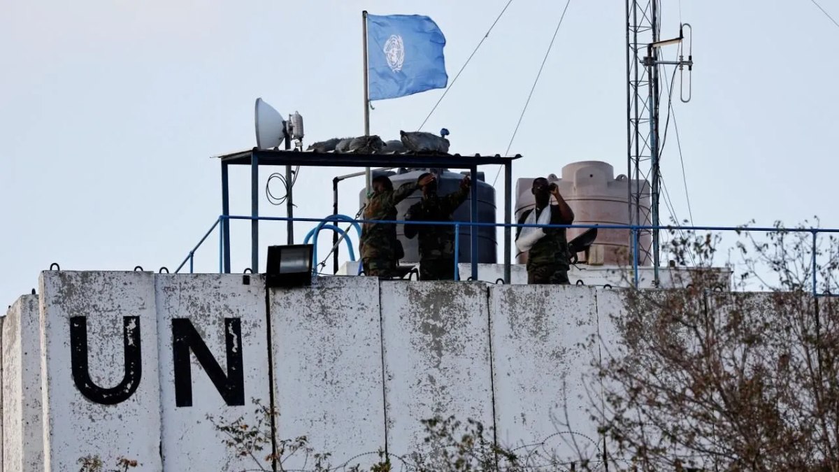 Lübnan’ın güneyinde UNIFIL’e ait bir mevziiye roket isabet etti